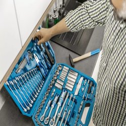 Zestaw narzędzi 131 nasadek, końcówek i akcesoriów 1/2', 3/8', 1/4'