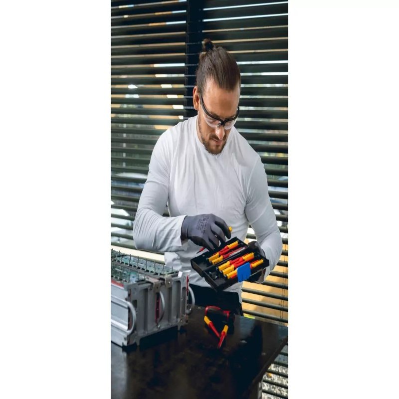 Zestaw 13 wkrętaków izolowanych 1000V, stal S2