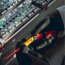 Zestaw 13 wkrętaków izolowanych 1000V, stal S2